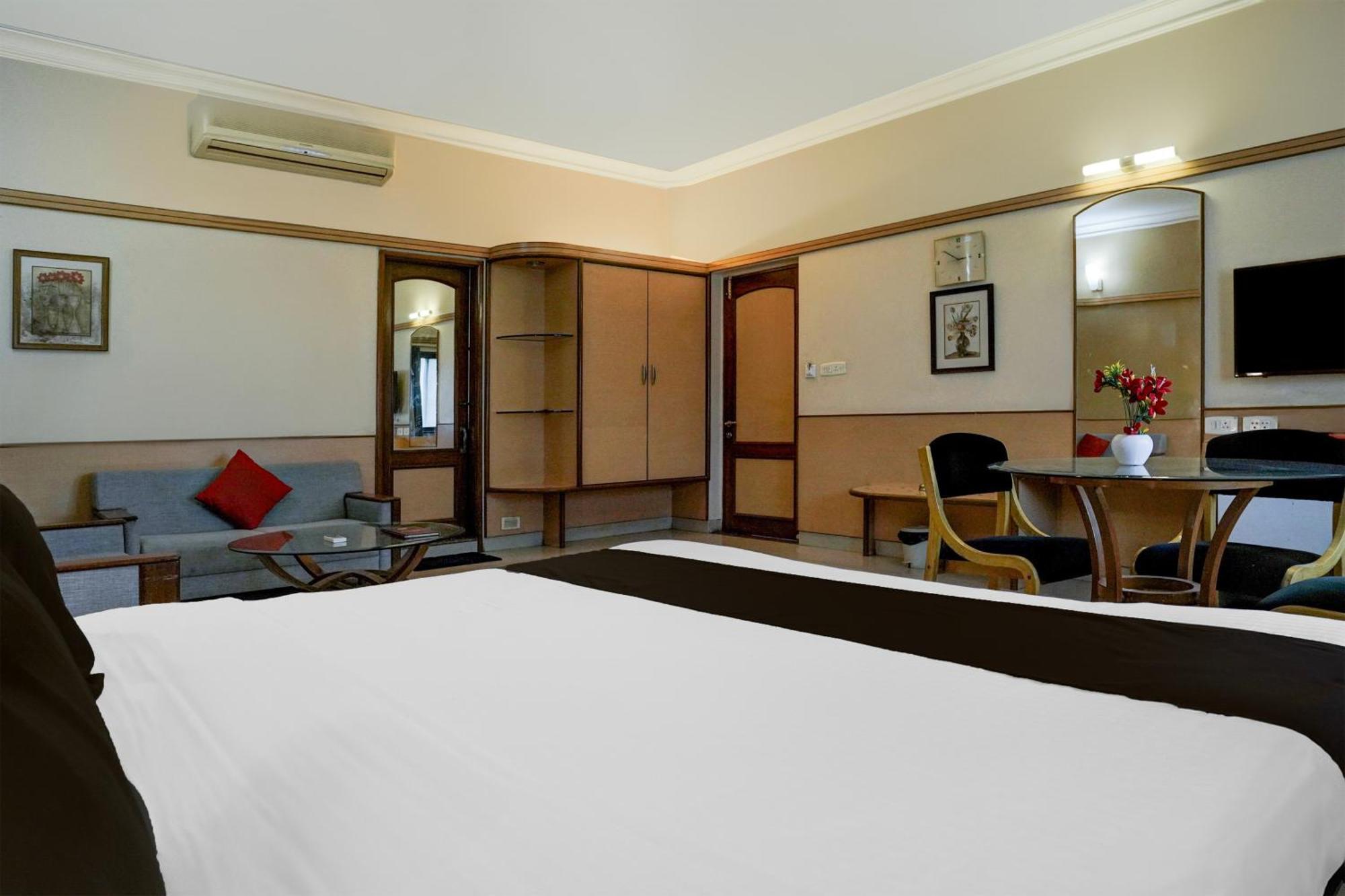 Super Collection O Limda Chowk Formerly Hotel Harmony Rajkot Luaran gambar