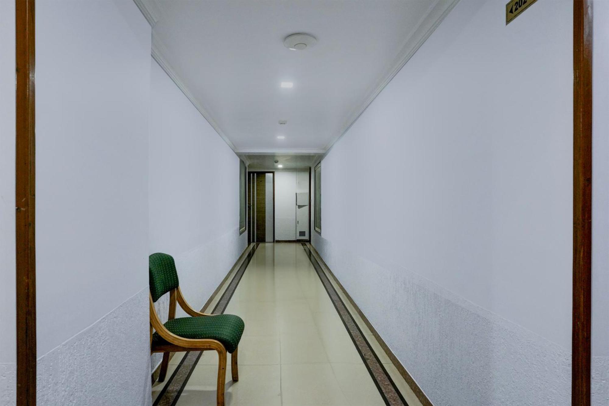 Super Collection O Limda Chowk Formerly Hotel Harmony Rajkot Luaran gambar